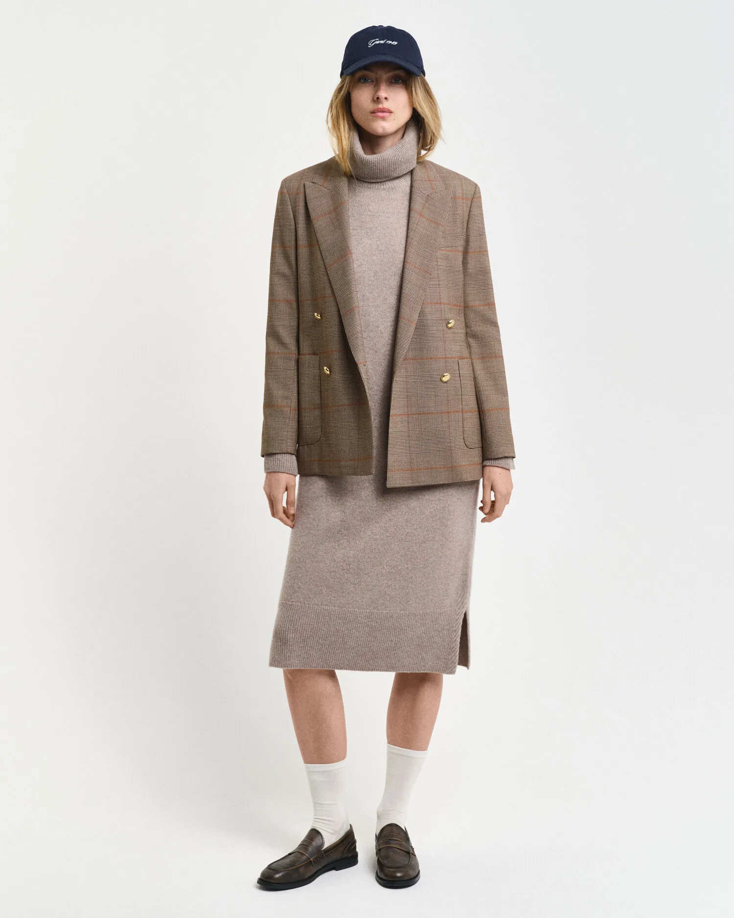 Robe col roulé avec finitions à chevrons
