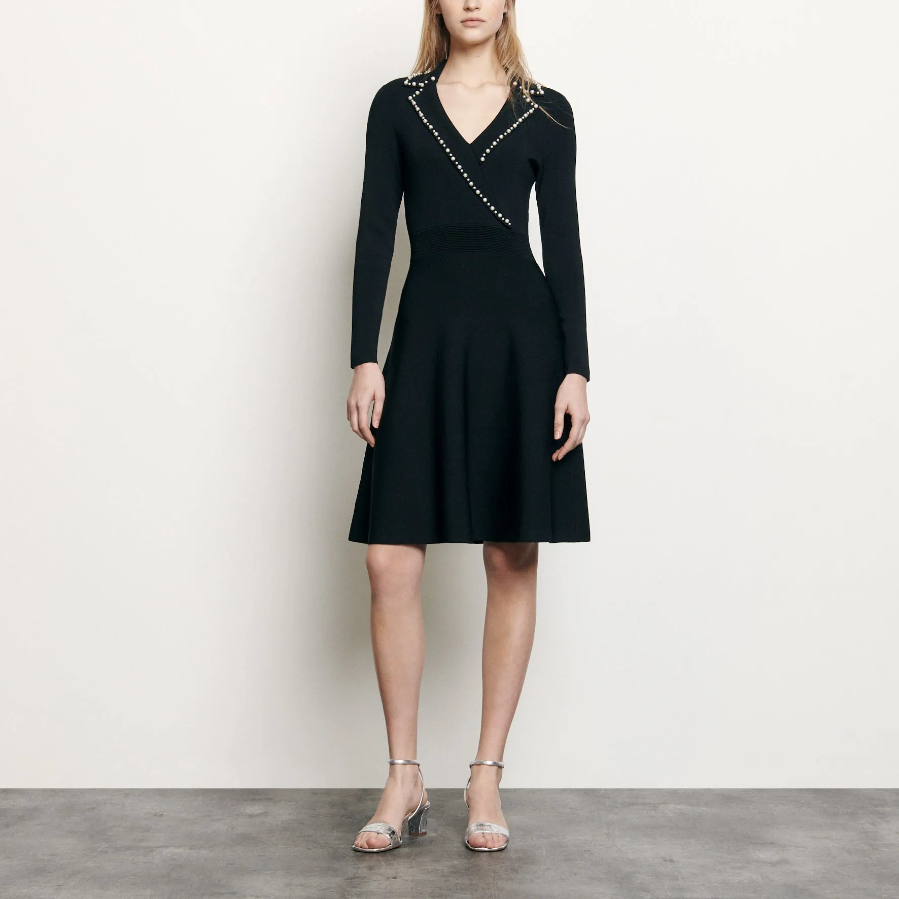 Robe courte en maille avec col tailleur